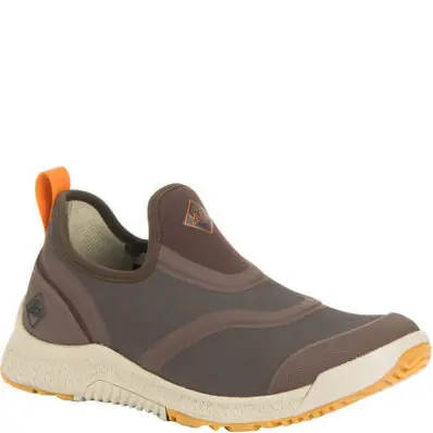 Men‘s Outscape Waterproof Low-Rise Shoes by Muck Boots