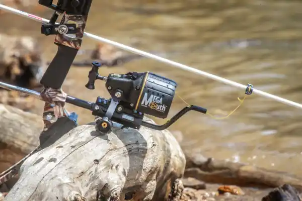 MegaMouth 2.0 with NEW Hex Thru-Tube Rod and Lever-Lock Pic Mount by AMS Bowfishing