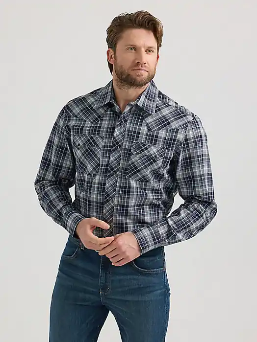 Retro Long Sleeve Sawtooth Snap Pocket Western Shirt in Black Smoke by Wrangler